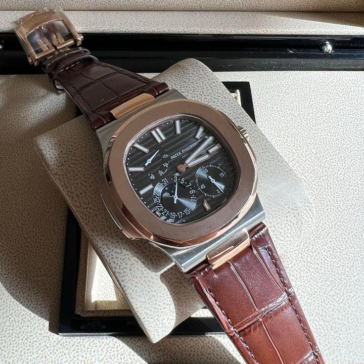Patek Philippe Nautilus ref. 5712/1R-001 Rose gold