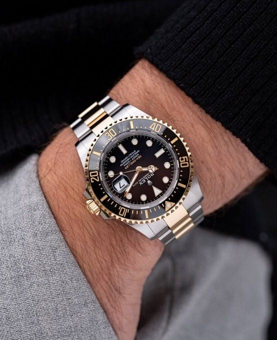 Rolex-Submariner 44mm black/gold