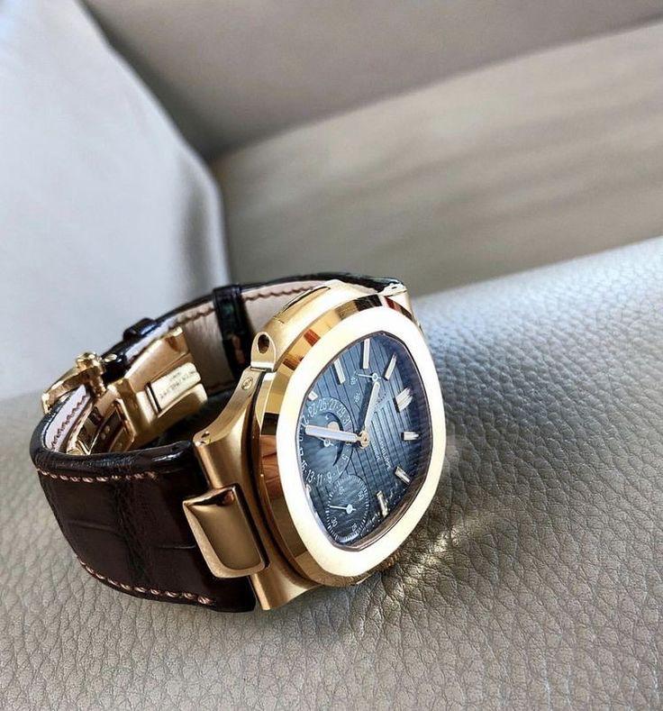 Patek Philippe Nautilus ref. 5712/1R-001 Rose gold